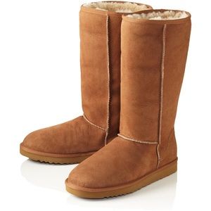 Chestnut classic tall Ugg boot women’s 9